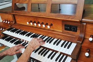 New organ console at Hungar's Episcopal Church.